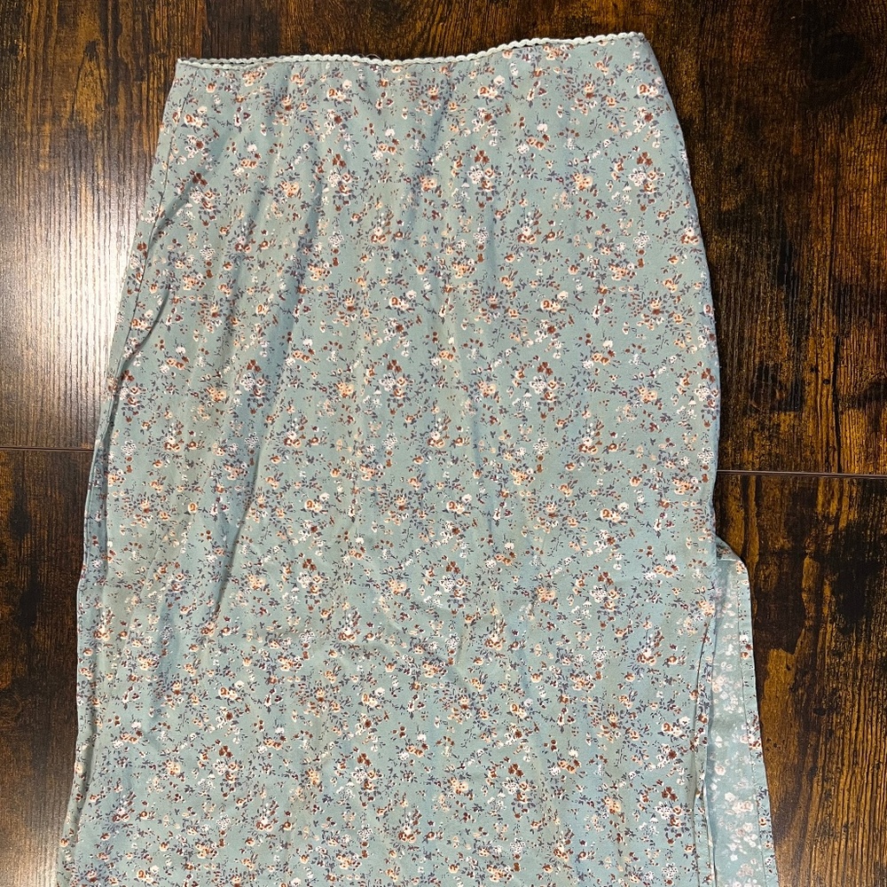 Brandy Melville Flower Skirt